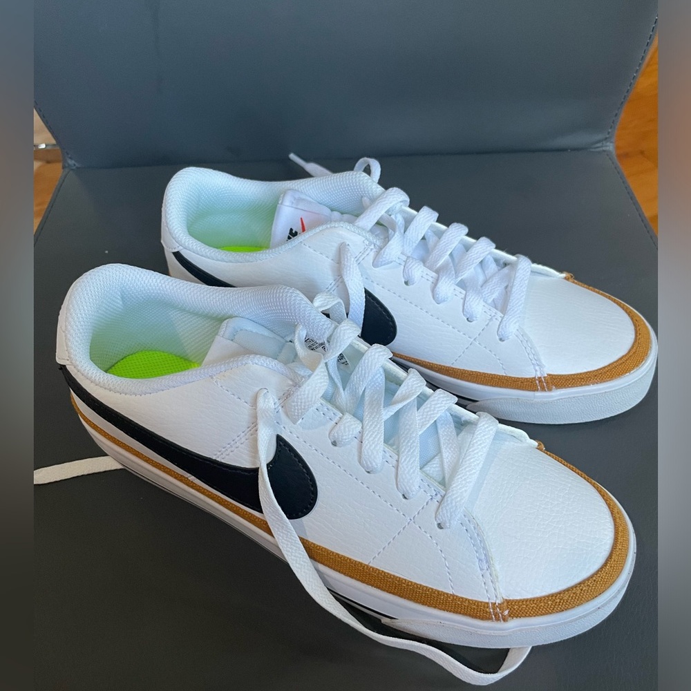 Nike Court Legacy Next Nature
Women's Shoes size 7